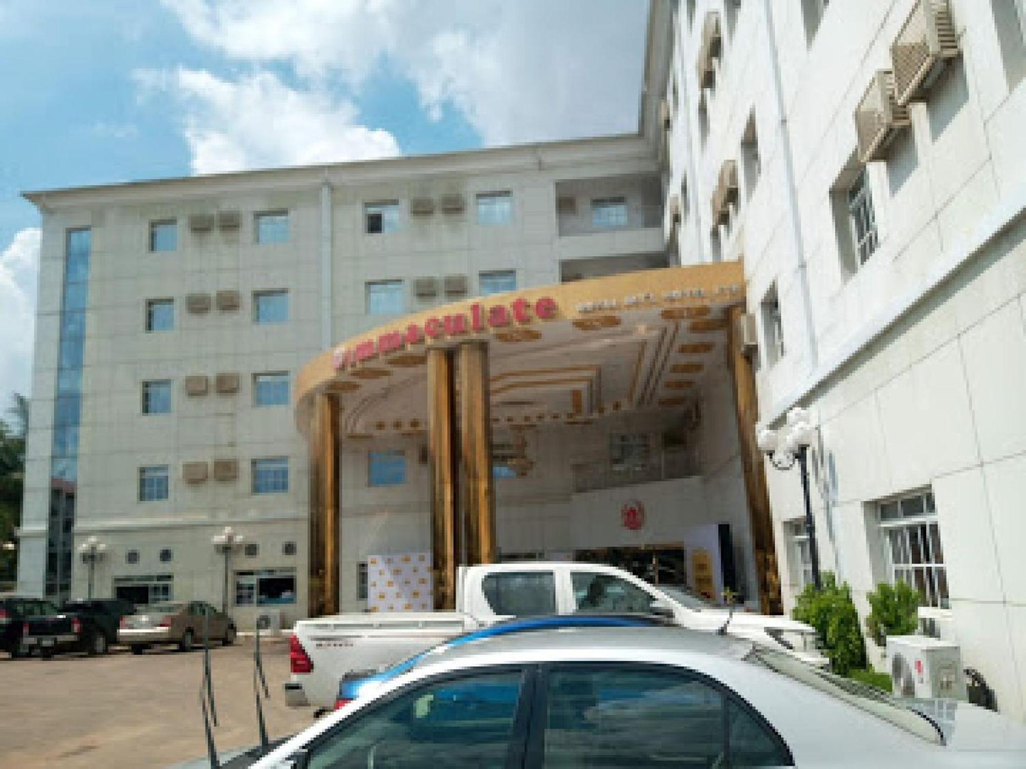 Room In Bb - Immaculate Royal International Hotel Owerri Exterior foto