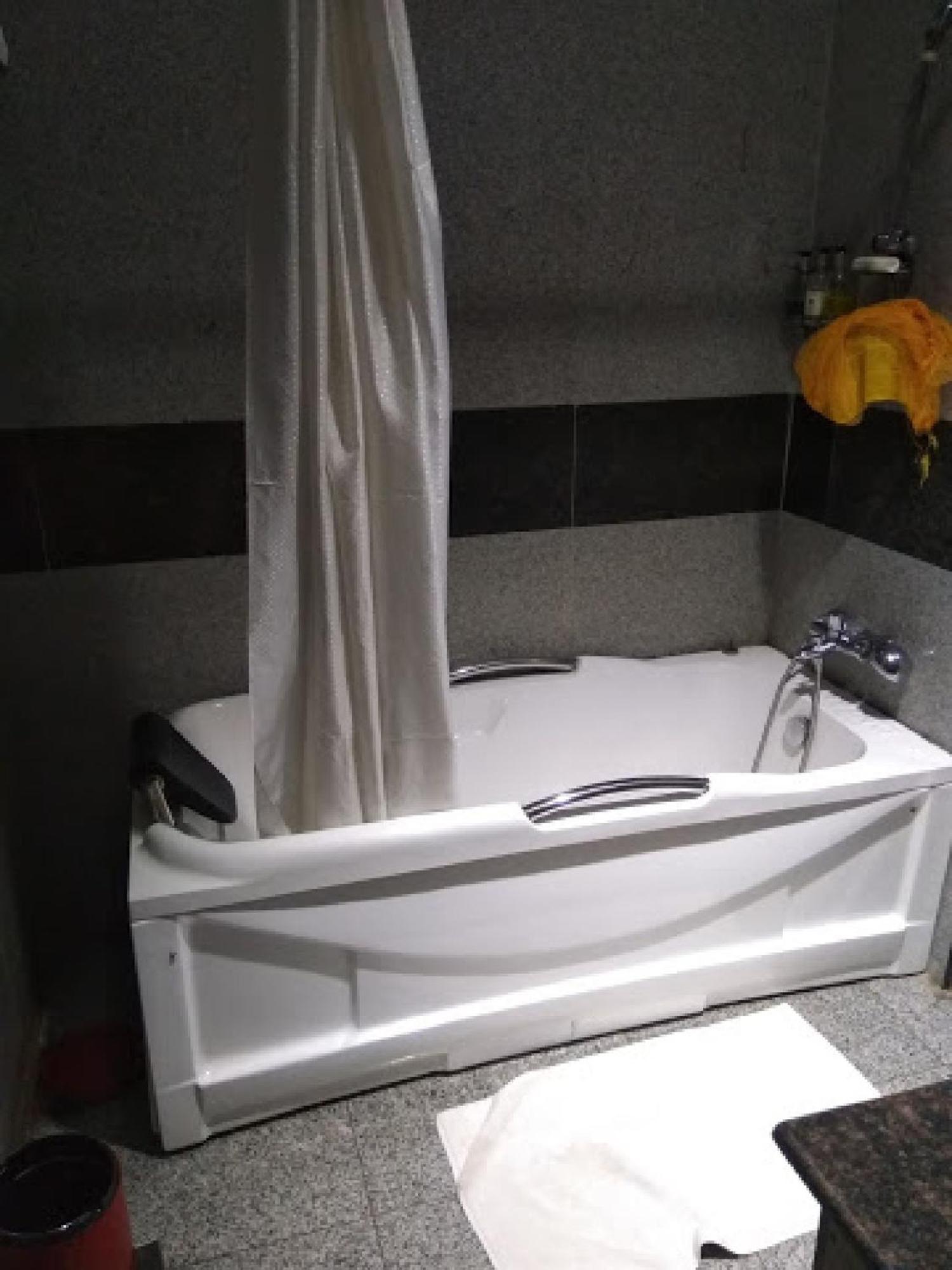 Room In Bb - Immaculate Royal International Hotel Owerri Exterior foto
