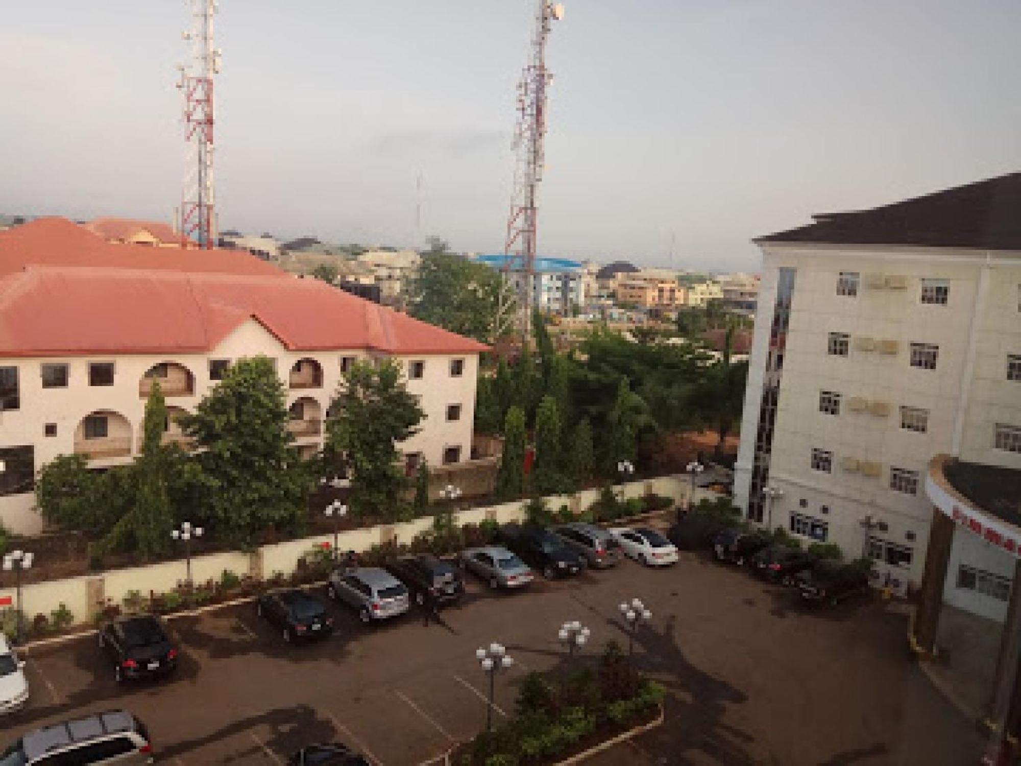 Room In Bb - Immaculate Royal International Hotel Owerri Exterior foto