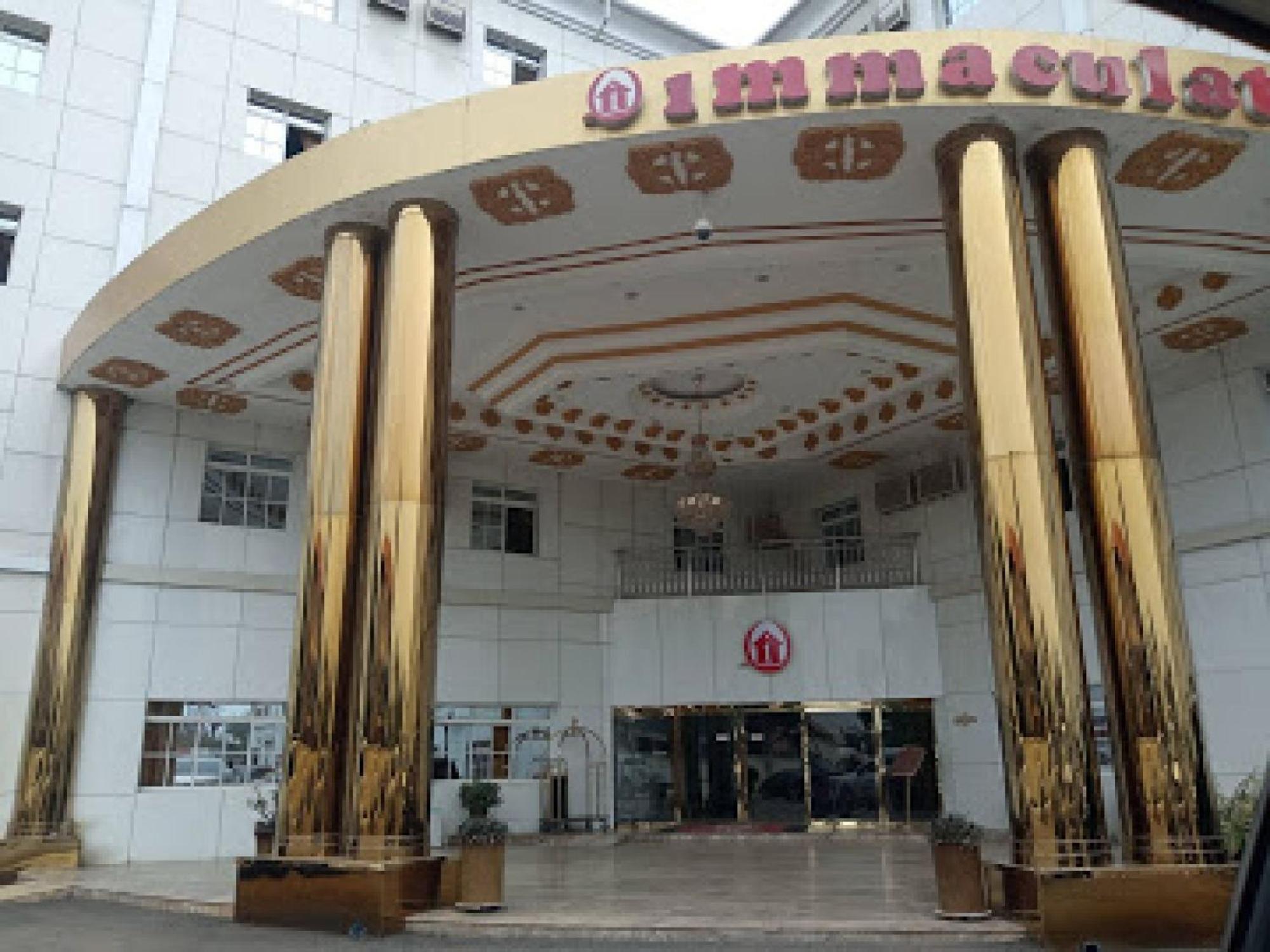 Room In Bb - Immaculate Royal International Hotel Owerri Exterior foto
